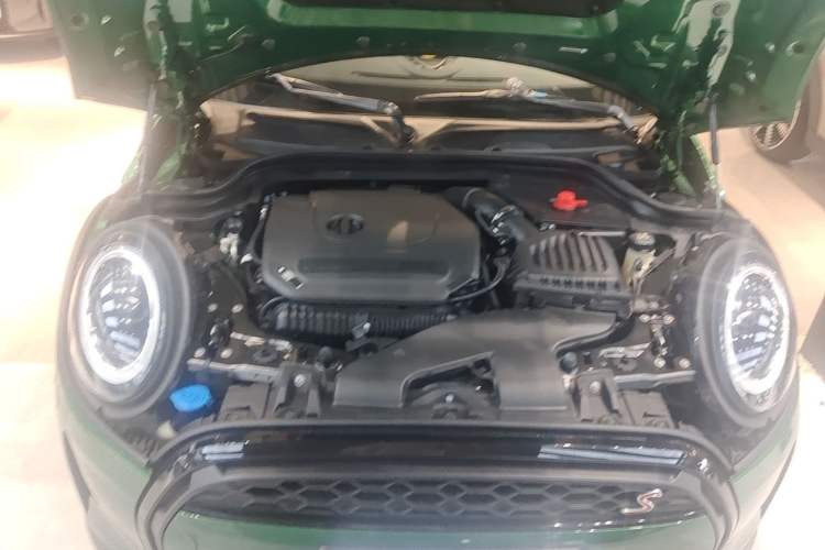 Used MINI 2023 Updated 2.0T COOPER S Artist Engine Bay