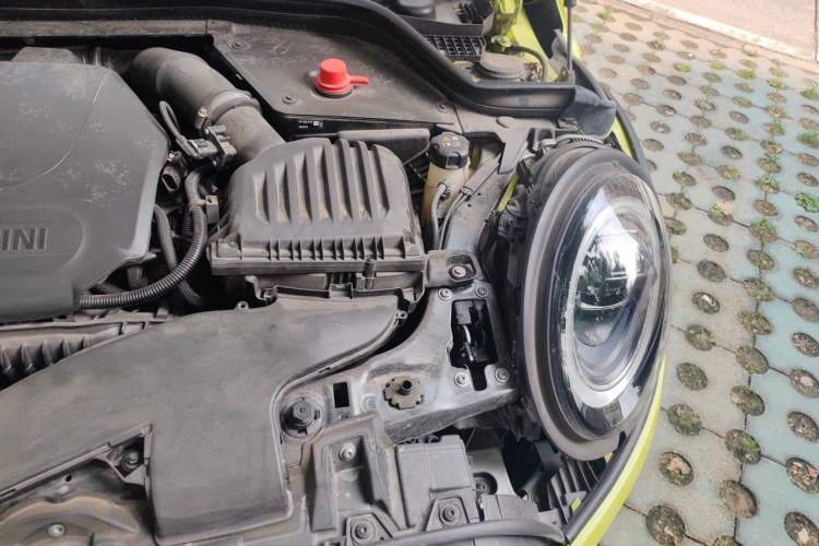 Used MINI 2023 Updated 1.5T COOPER Artist Five-Door Edition Engine Bay Left