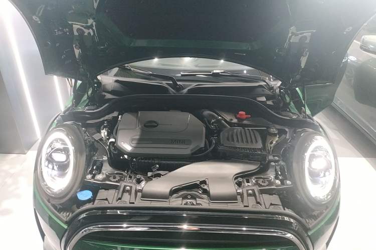 Used MINI 2023 Updated 1.5T COOPER Artist Engine Bay