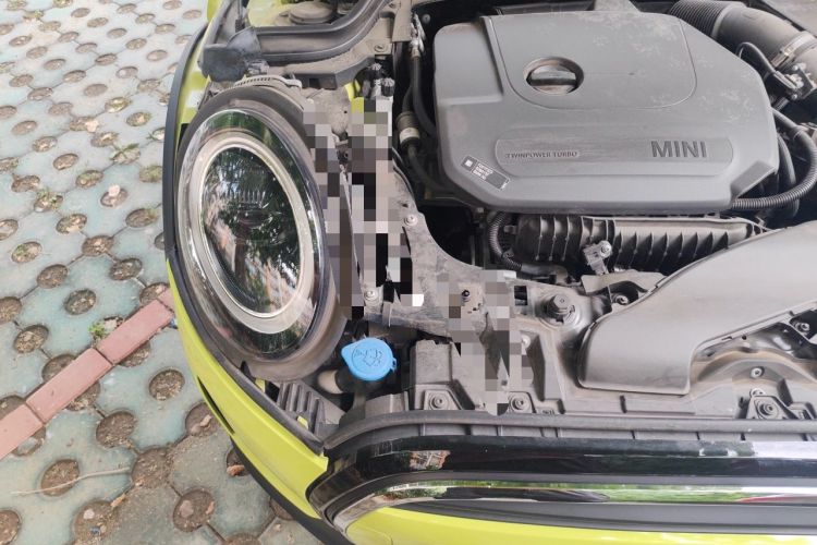 Used MINI 2023 Updated 1.5T COOPER Artist Five-Door Edition Engine Bay Right