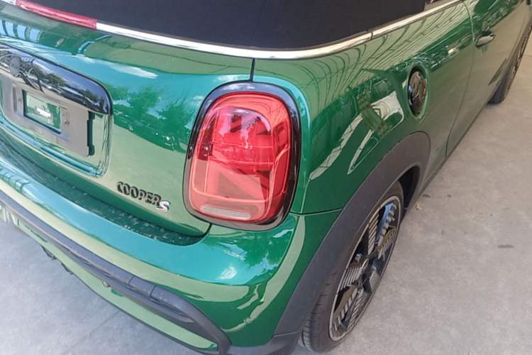 Used MINI 2023 Second Facelift 2.0T COOPER S CABRIO Artist Exterior 3