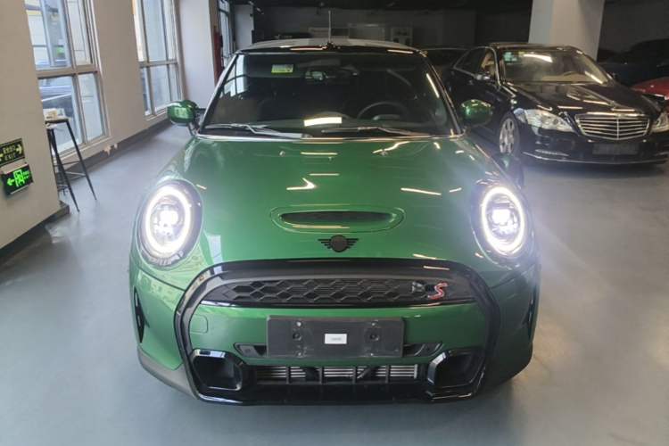 Used MINI 2023 Second Facelift 2.0T COOPER S CABRIO Artist Front