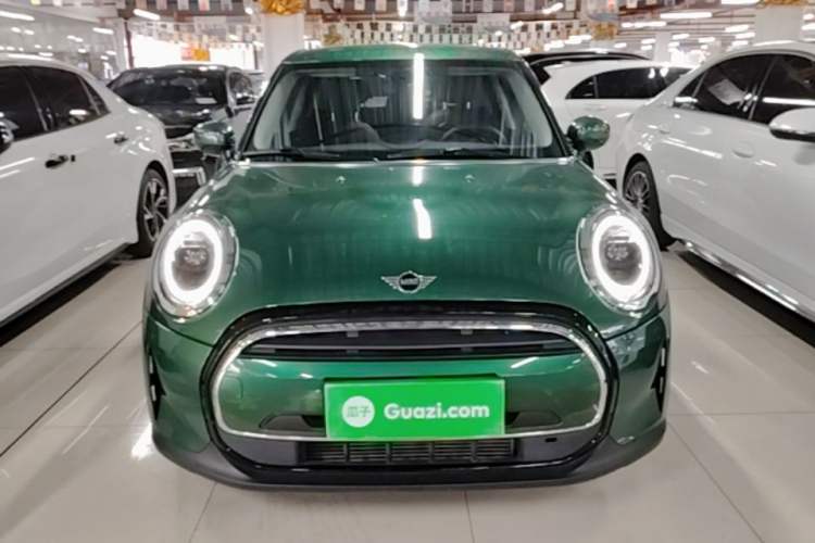 Used MINI 2023 1.5T ONE Five-Door Edition Front