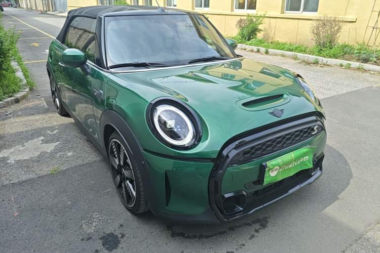 Used MINI 2023 Second Facelift 2.0T COOPER S CABRIO Artist Front Right 45 Deg