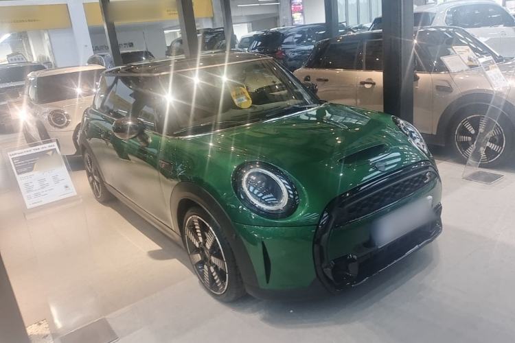 Used MINI 2023 Updated 2.0T COOPER S Artist Front Right 45 Deg