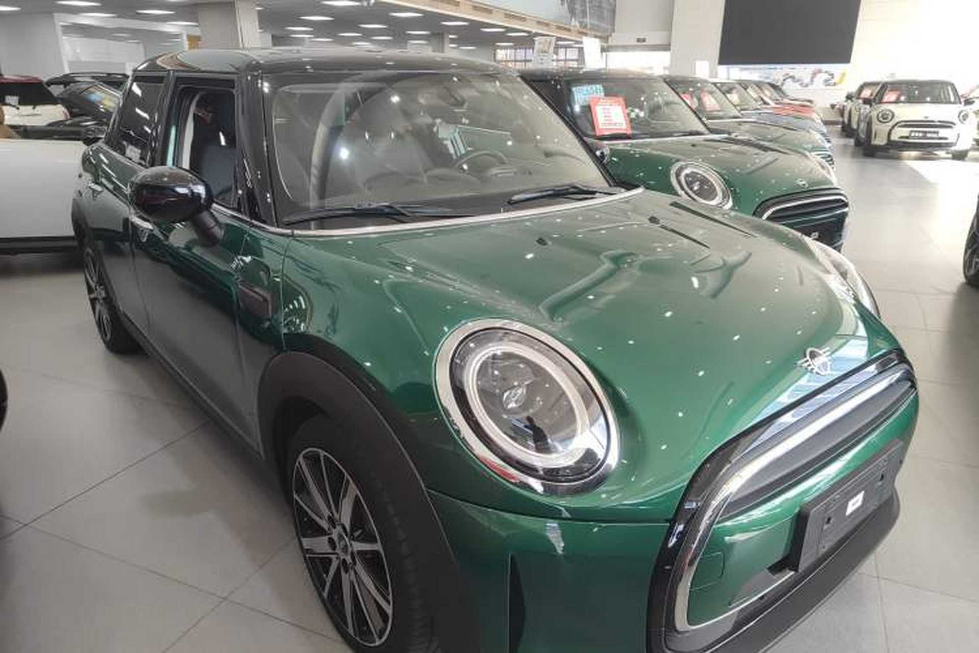 Used MINI 2023 Updated 1.5T COOPER Artist Five-Door Edition Front Right 45 Deg