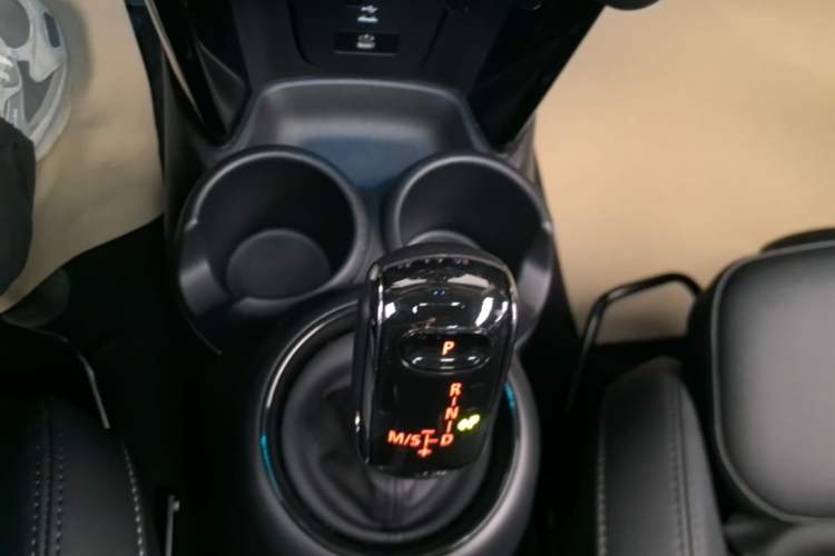 Used MINI 2023 2.0T COOPER S Arc Edition Gear Lever