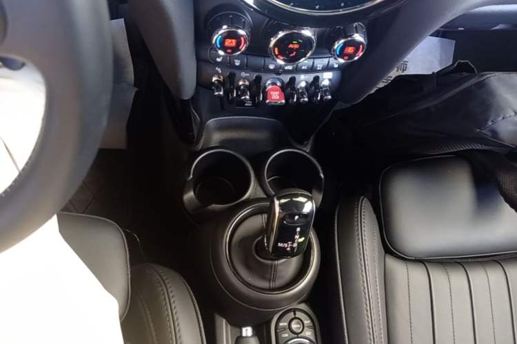 Used MINI 2023 Second Facelift 2.0T COOPER S CABRIO Artist Gear Lever