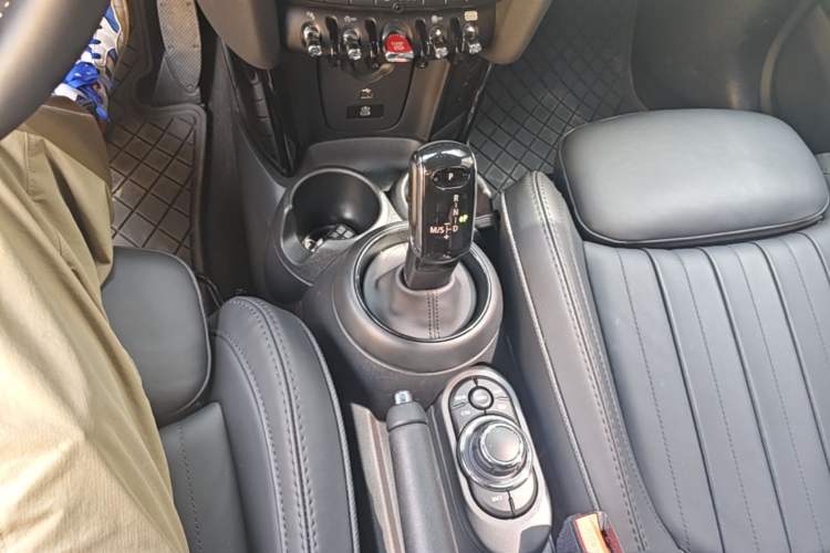 Used MINI 2023 Second Facelift 2.0T COOPER S CABRIO Artist Gear Lever