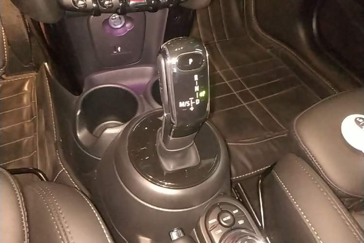 Used MINI 2023 Updated 1.5T COOPER Artist Gear Lever