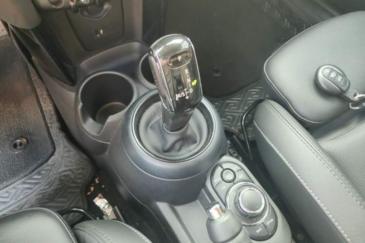 Used MINI 2023 1.5T COOPER Artist Gear Lever