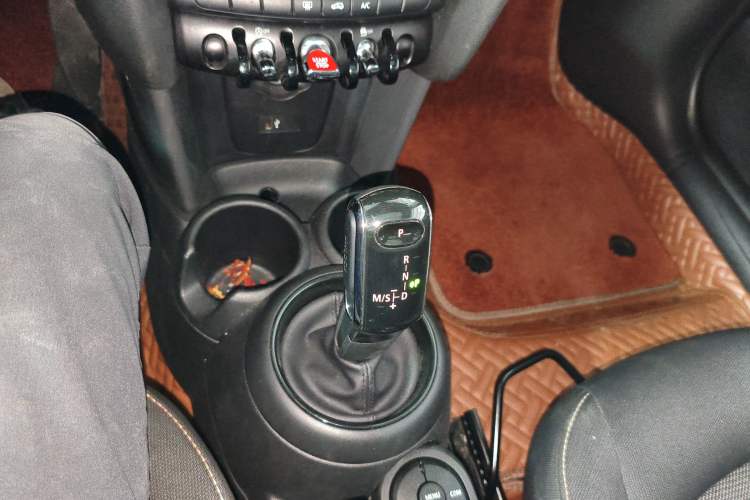 Used MINI 2023 1.5T ONE Gear Lever