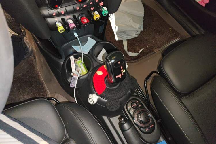 Used MINI 2023 1.5T COOPER Artist Five-Door Edition Gear Lever