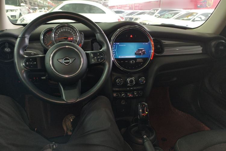 Used MINI 2023 1.5T ONE Interior 2