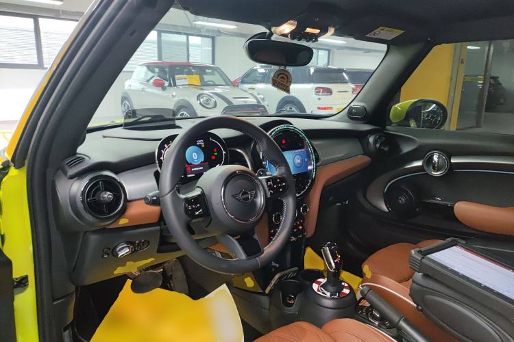 Used MINI 2023 2.0T COOPER S CABRIO Artist Interior 2