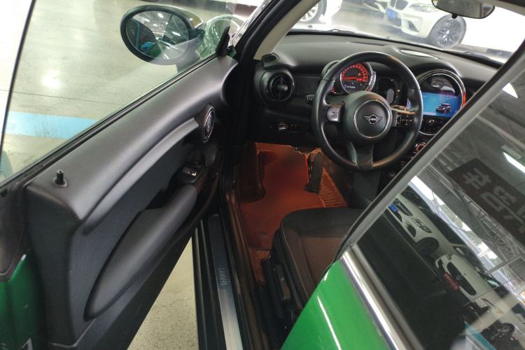 Used MINI 2023 1.5T ONE Interior 3