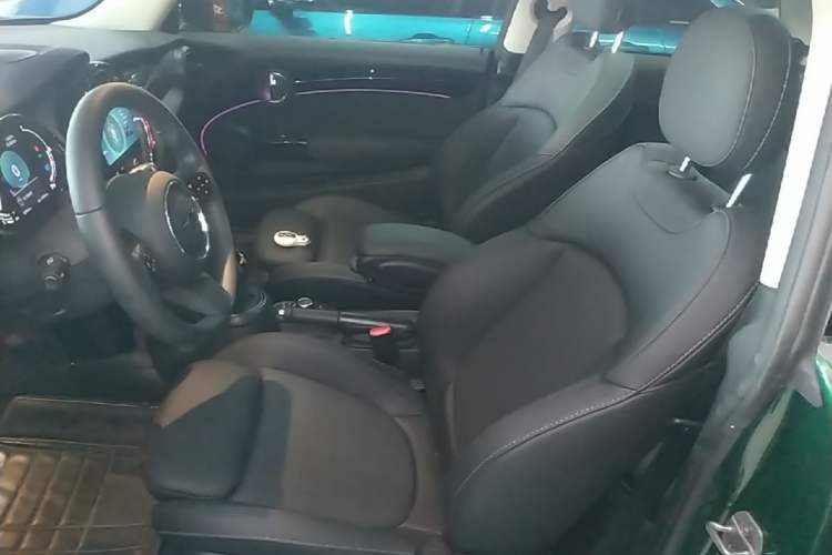 Used MINI 2023 Updated 1.5T COOPER Artist Left Front Seat
