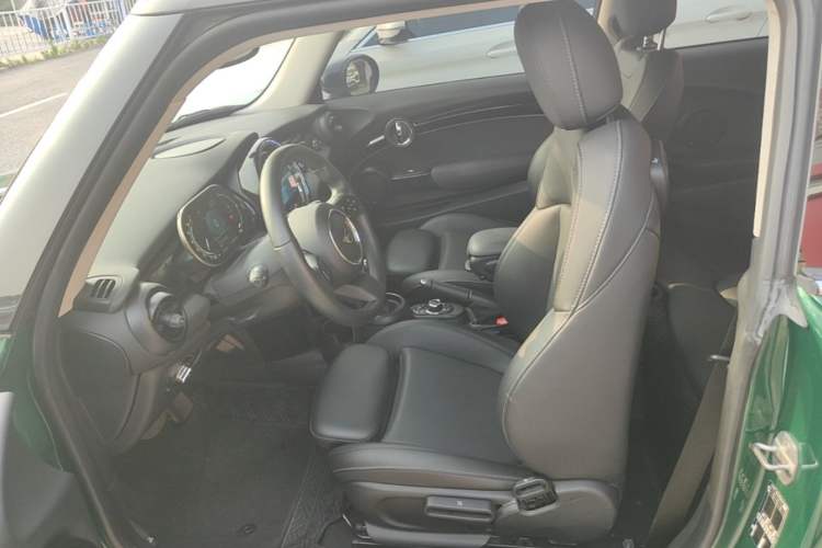 Used MINI 2023 1.5T COOPER Artist Left Front Seat