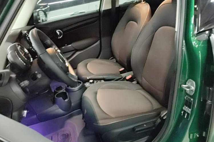 Used MINI 2023 1.5T ONE Five-Door Edition Left Front Seat