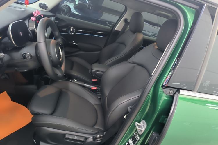 Used MINI 2023 Updated 1.5T COOPER Artist Five-Door Edition Left Front Seat