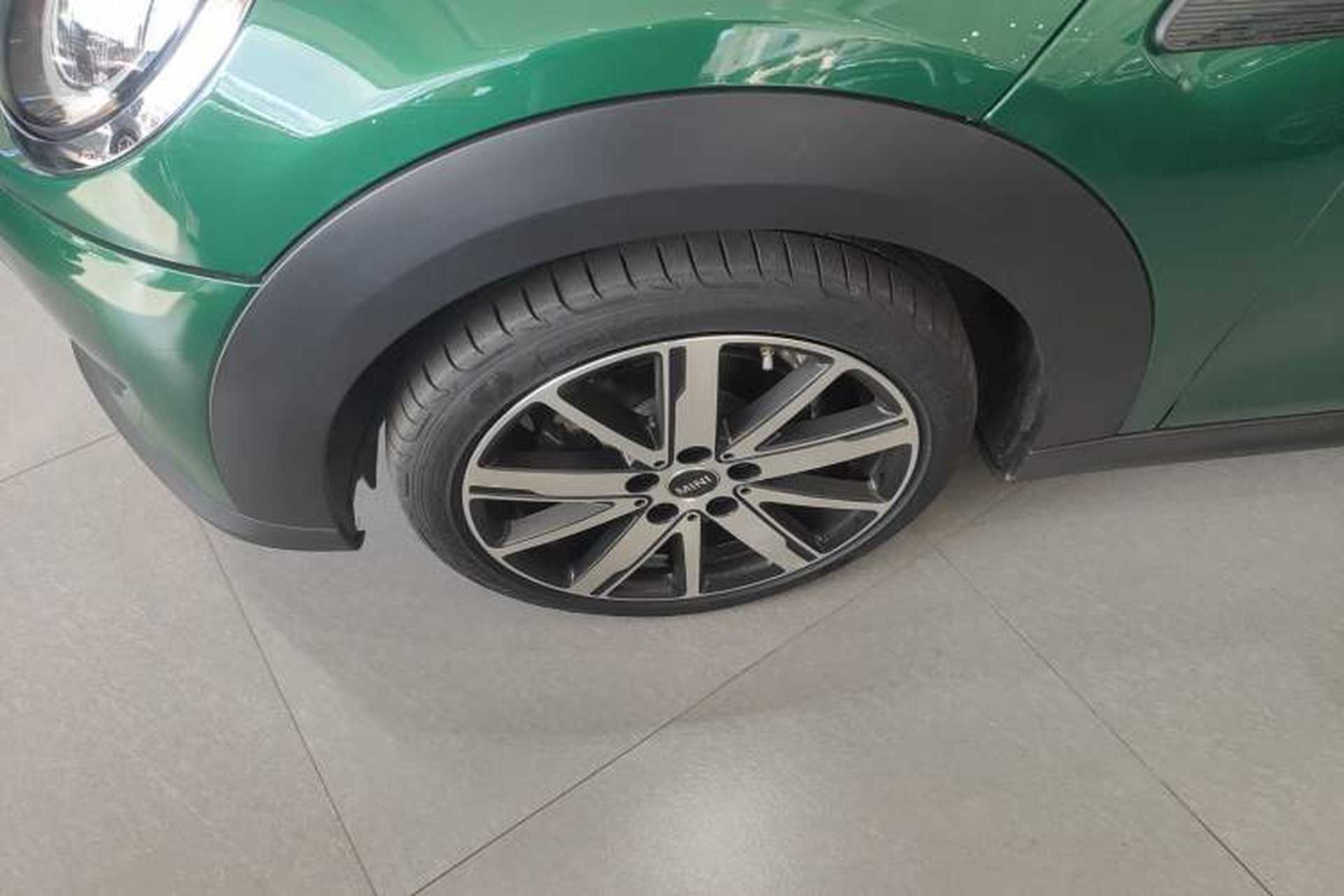 Used MINI 2023 Updated 1.5T COOPER Artist Five-Door Edition Left Front Wheel Hub