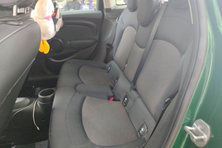 Used MINI 2023 1.5T ONE Five-Door Edition Left Rear Seat