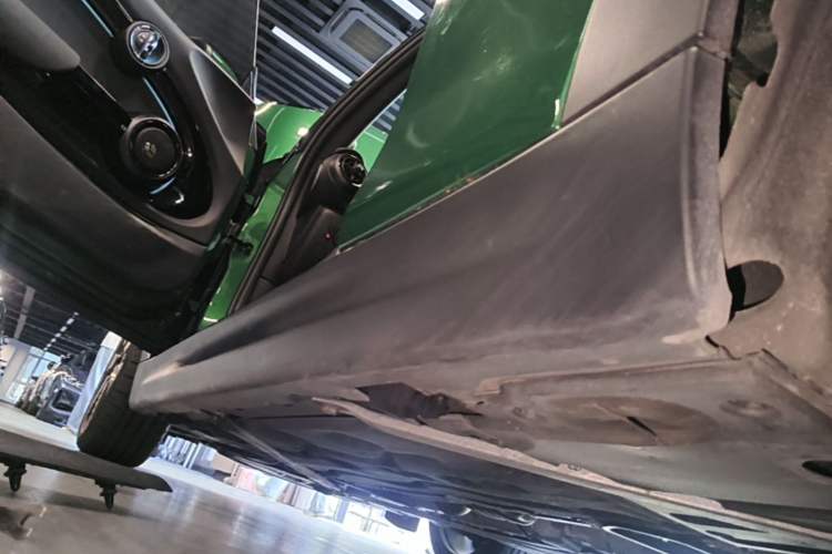 Used MINI 2023 Second Facelift 2.0T COOPER S CABRIO Artist Left Side Sill