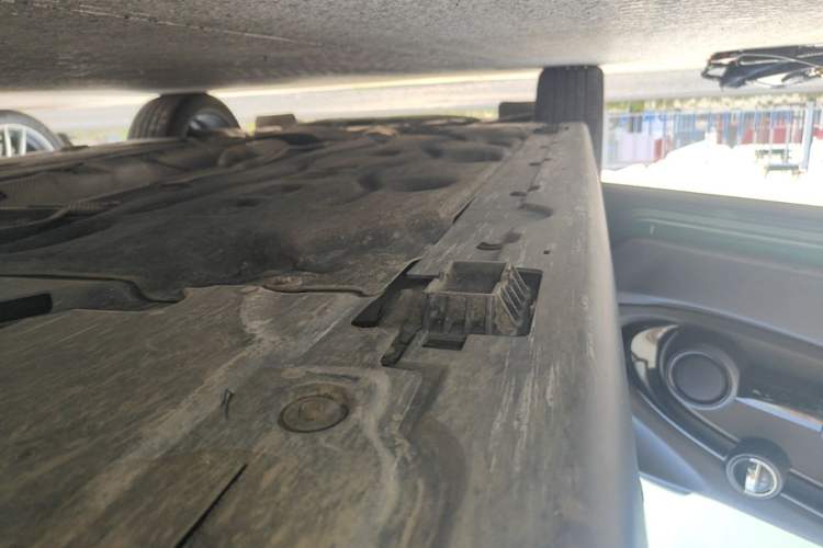Used MINI 2023 1.5T COOPER Artist Left Side Sill