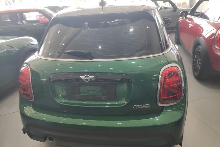 Used MINI 2023 Updated 1.5T COOPER Artist Five-Door Edition Rear
