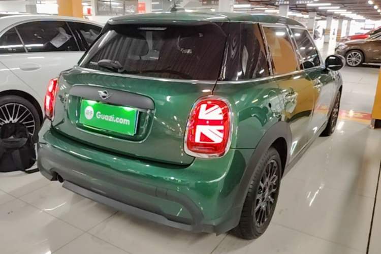 Used MINI 2023 1.5T ONE Five-Door Edition Rear Right 45 Deg