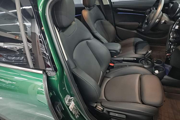 Used MINI 2023 1.5T COOPER Artist Five-Door Edition Right Front Seat