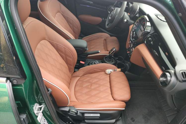Used MINI 2023 Facelift 2.0T COOPER S Artist Five-Door Edition Right Front Seat