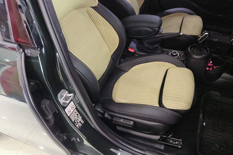 Used MINI 2023 2.0T COOPER S Artist Five-Door Edition Right Front Seat