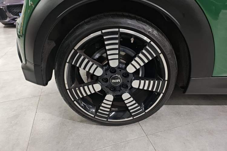Used MINI 2023 2.0T COOPER S Artist Right Rear Wheel Hub