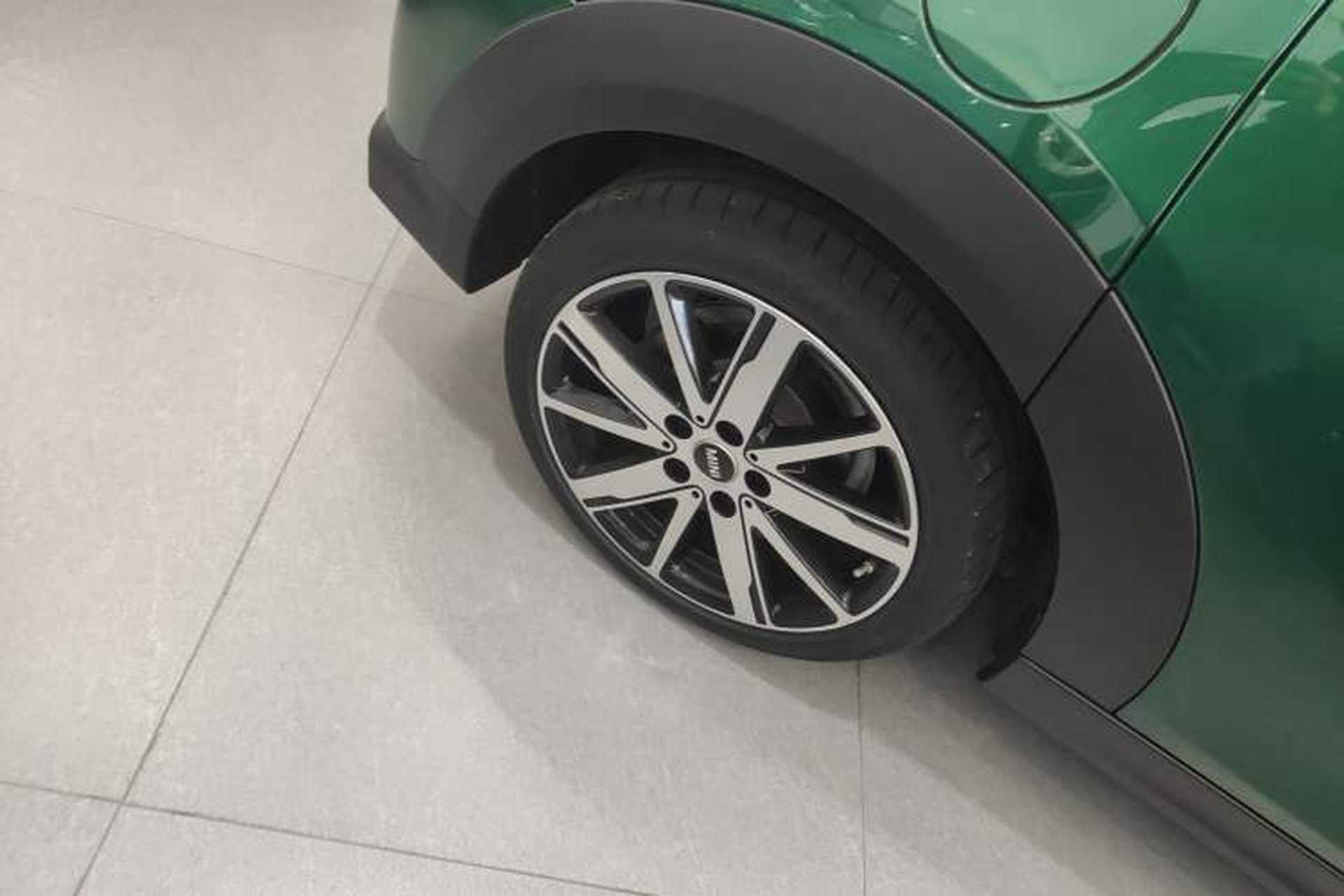 Used MINI 2023 Updated 1.5T COOPER Artist Five-Door Edition Right Rear Wheel Hub
