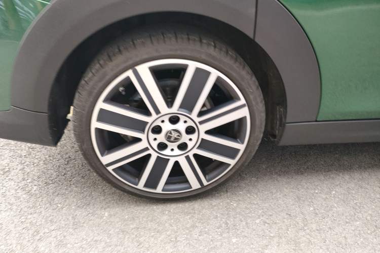 Used MINI 2023 Facelift 2.0T COOPER S Artist Five-Door Edition Right Rear Wheel Hub