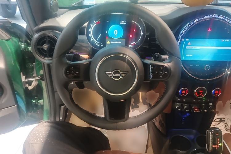 Used MINI 2023 Updated 2.0T COOPER S Artist Steering Wheel