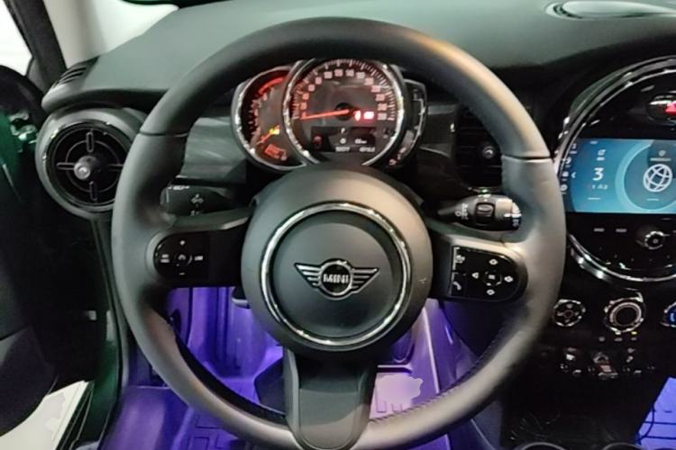 Used MINI 2023 1.5T ONE Five-Door Edition Steering Wheel