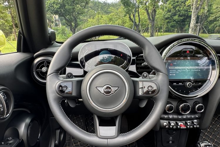 Used MINI 2023 Second Facelift 2.0T COOPER S CABRIO Artist Steering Wheel