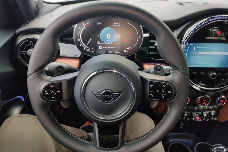 Used MINI 2023 Facelift 2.0T COOPER S Artist Five-Door Edition Steering Wheel