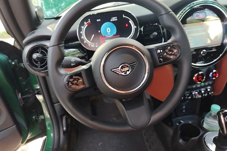 Used MINI 2023 Revised 1.5T COOPER CABRIO Artist Steering Wheel