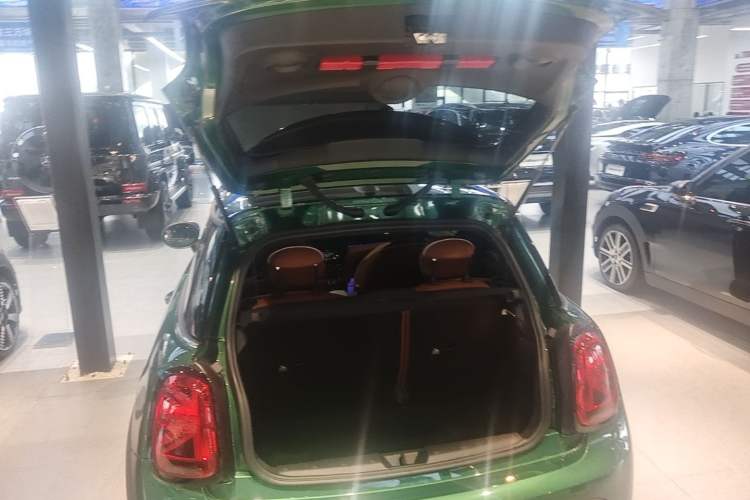 Used MINI 2023 Updated 2.0T COOPER S Artist Trunk