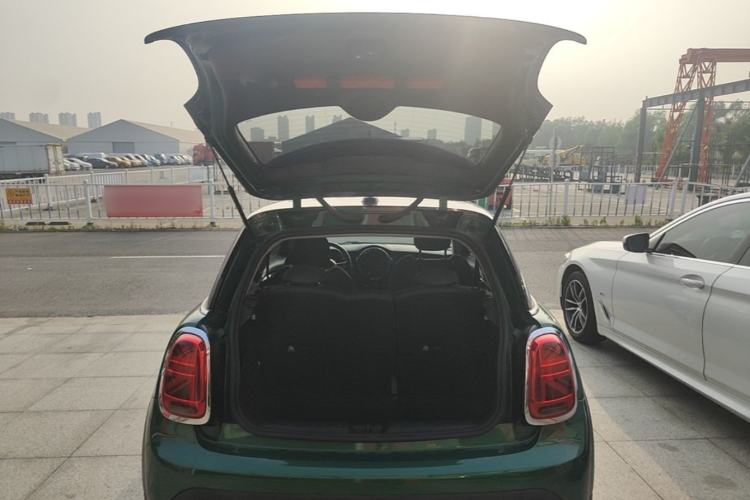 Used MINI 2023 1.5T COOPER Artist Trunk
