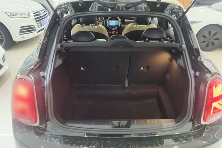 Used MINI 2023 2.0T COOPER S Artist Five-Door Edition Trunk