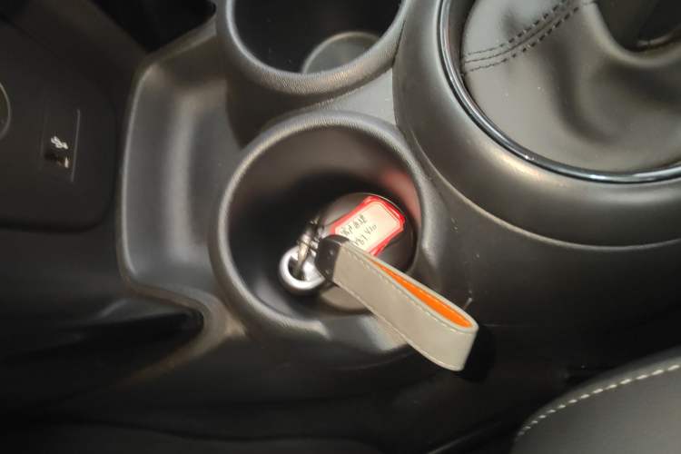 Used MINI 2023 Updated 1.5T COOPER Artist Five-Door Edition Vehicle Key