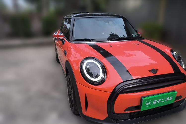 Used MINI 2023 1.5T ONE Front Right 45 Deg