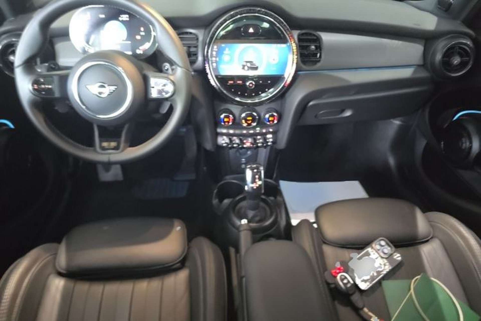 Used MINI 2023 Facelift 2.0T COOPER S Artist Five-Door Edition Center Console