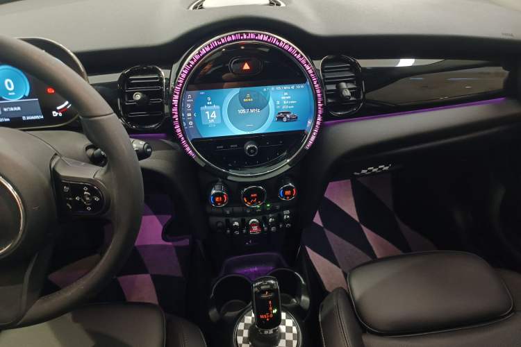 Used MINI 2023 Updated 1.5T COOPER Artist Five-Door Edition Audio And AC Panel