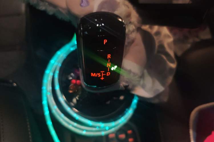 Used MINI 2023 1.5T COOPER Midnight Escape Special Edition Gear Lever