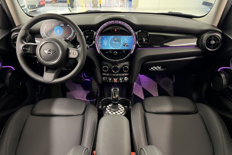 Used MINI 2023 Updated 1.5T COOPER Artist Five-Door Edition Interior 3